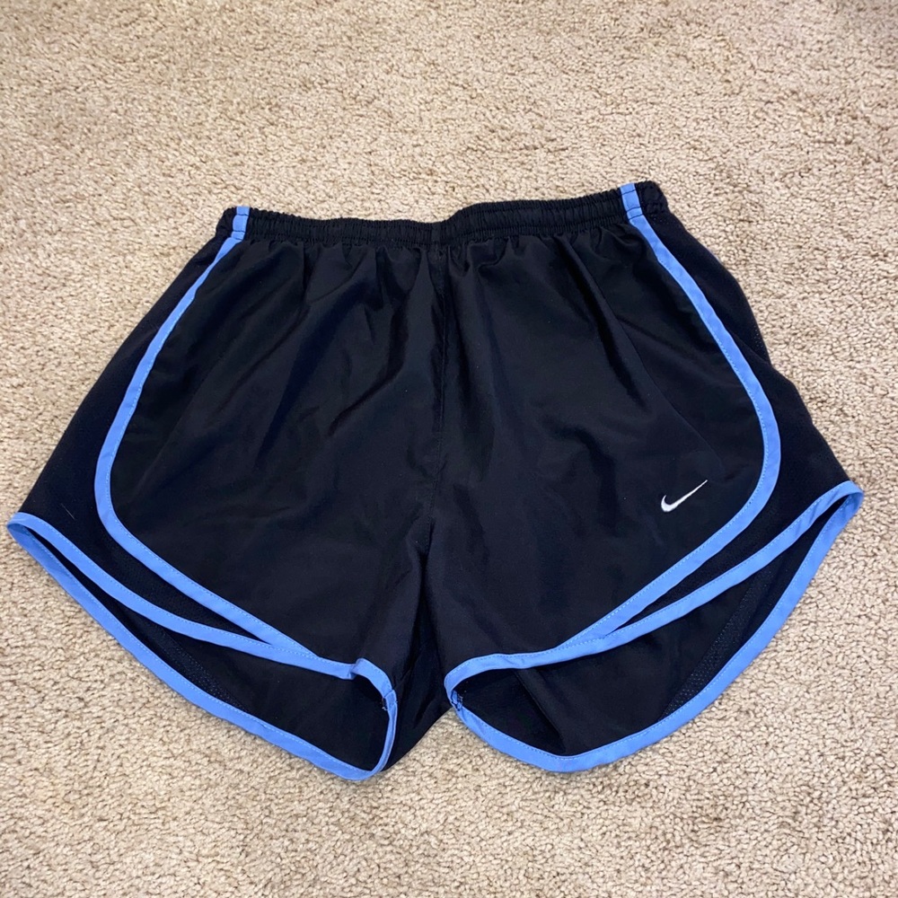 Nike shorts 💙